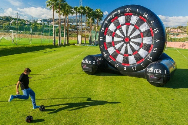 XXL Dart als Idee beim JGA Düsseldorf tagsüber